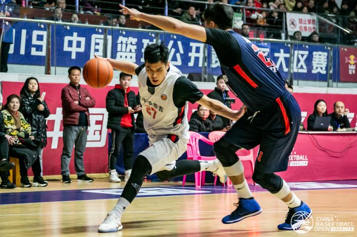 印度尼西亚篮球冠军赛现周中赛制,拼尽全力,振奋人心 印度尼西亚篮球冠军赛现周中赛制,拼尽全力,振奋人心