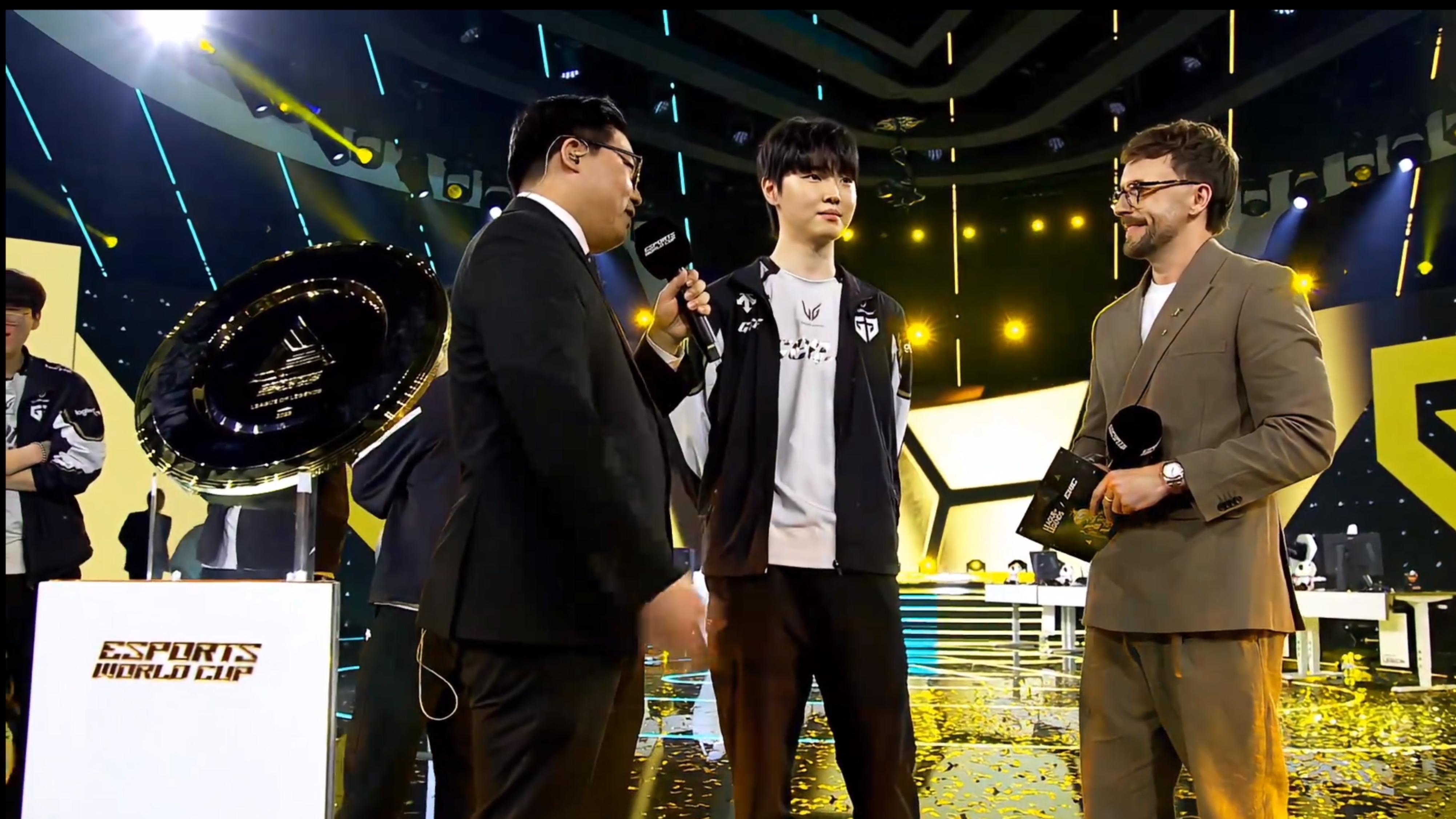 DK翻盘GEN，Xiaohu单局斩获MVP峡谷大战淘汰赛，技惊四座