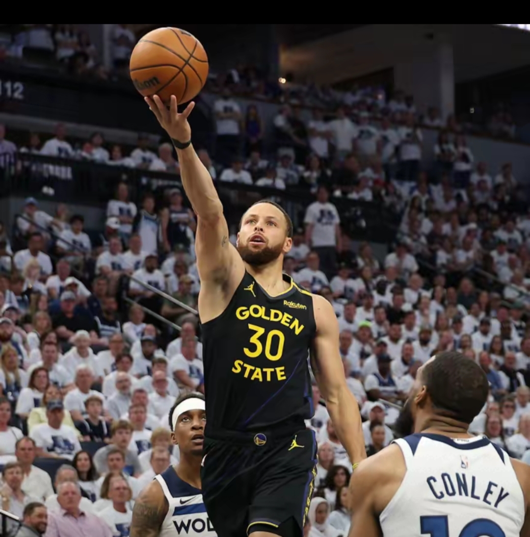 关于勇士绝杀国王,库里高光表现的信息 关于勇士绝杀国王,库里高光表现的信息