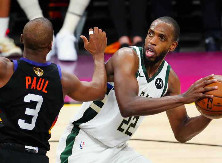 浙江队完胜广东队,布克刷新纪录 浙江队完胜广东队,布克刷新纪录