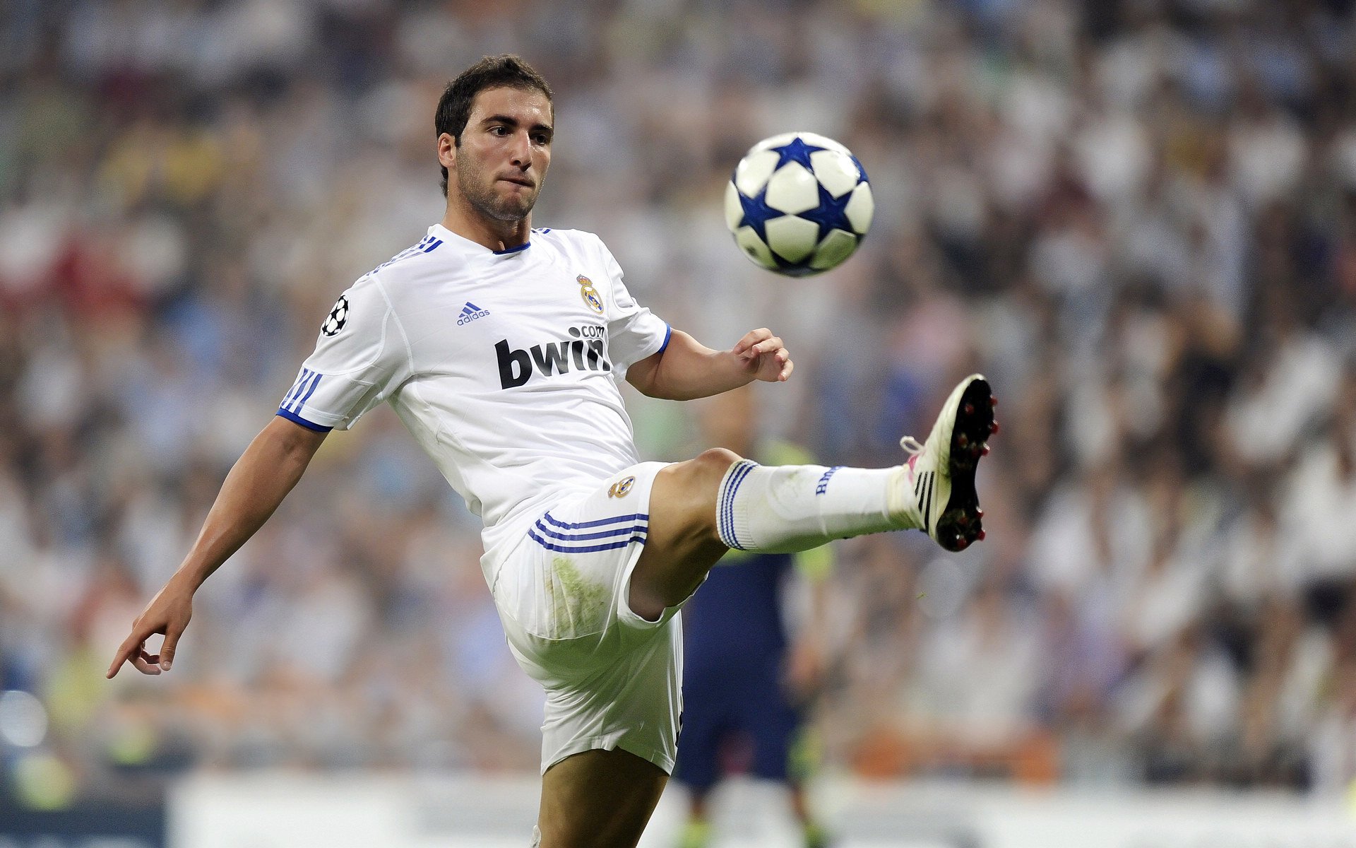 雷恩惊天绝杀皇马!胜利光环下,那个被忽略的关键先生竟是本泽马?