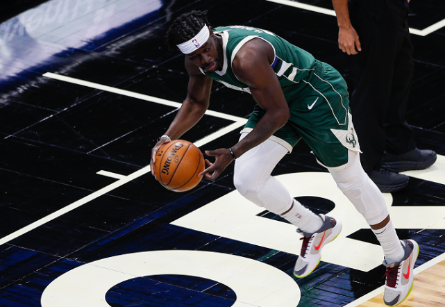 天津队险胜国王,字母哥高光表现 天津队险胜国王,字母哥高光表现